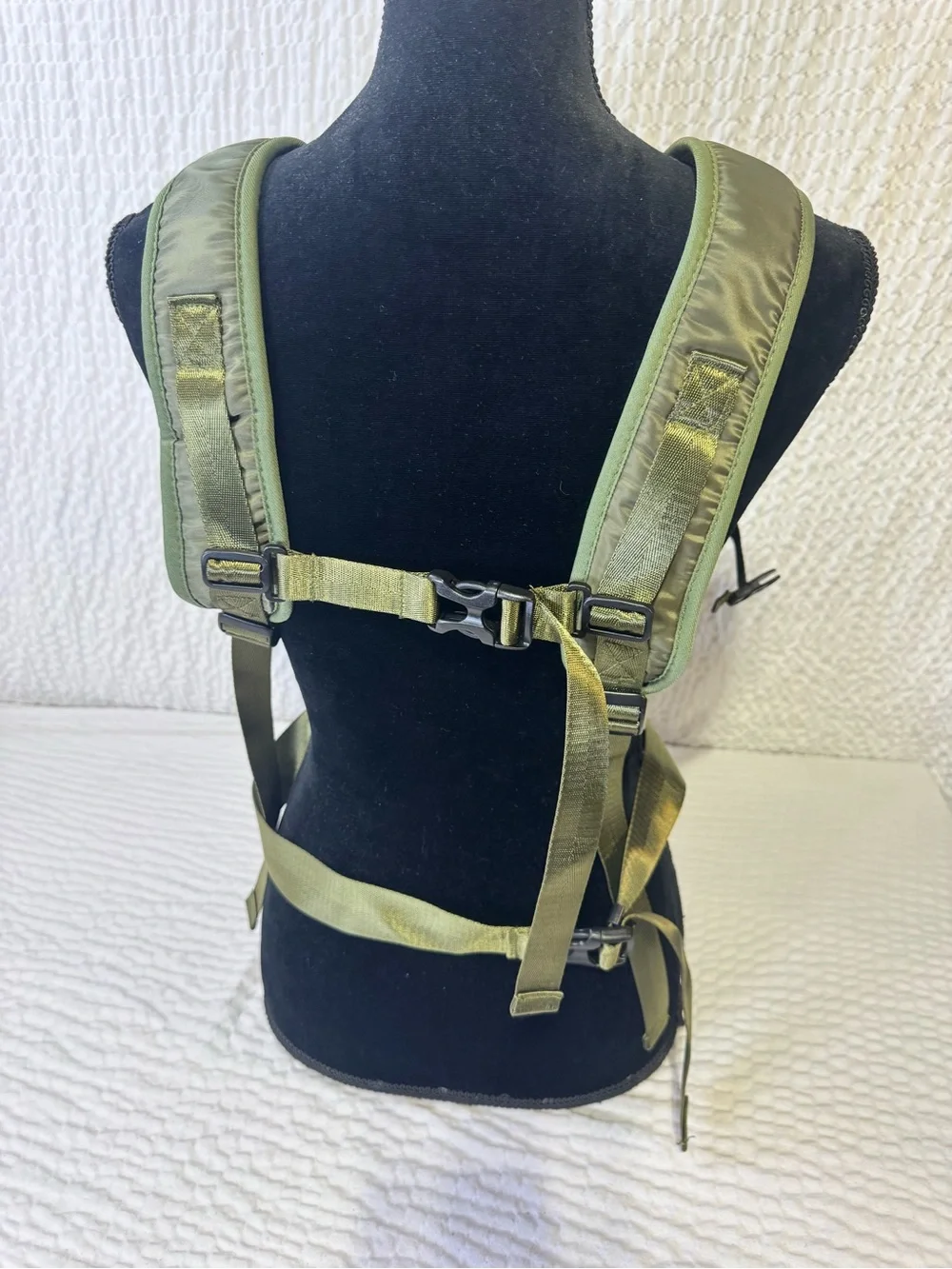 Tail Olive Green Pet Front Carrier - Comfortable Hands-Free Travel